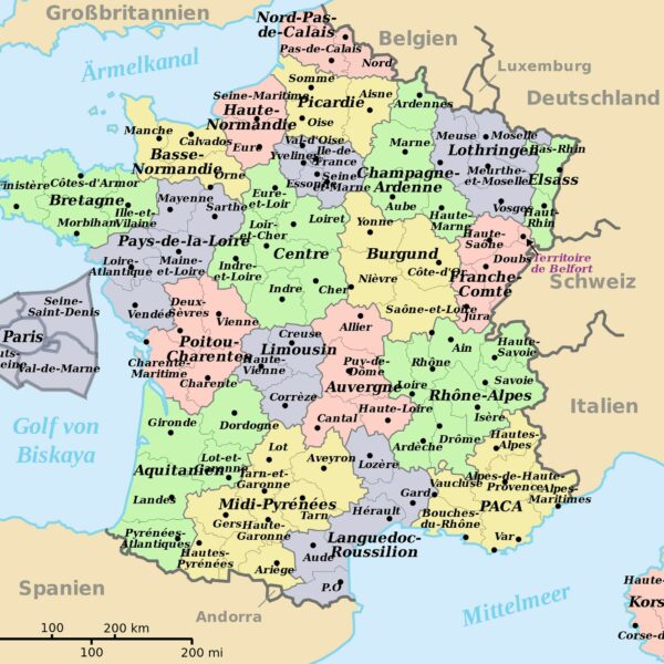Rosalba VANDEWIELE est spécialisée dans l'exploration de nos liens profonds avec nos origines à travers : la généalogie familiale en France et en Sicile, la psychogénéalogie, l’analyse transgénérationnelle, les constellations familiales et la transcription d’actes anciens (paléographie). Le cabinet est situé à Montfrin, à proximité de Nîmes, Avignon, Beaucaire et Arles.